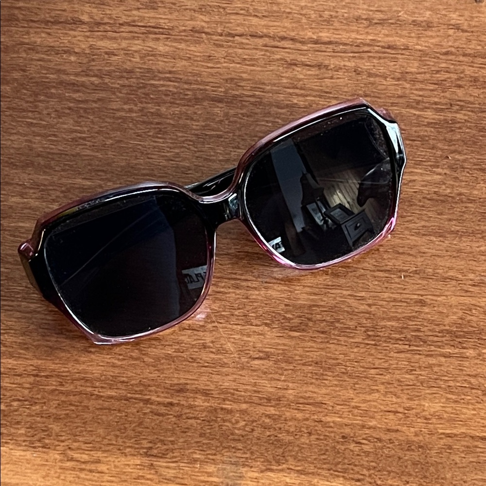 Women's Oversized Sunglasses - Pink Frame, Black Lenses